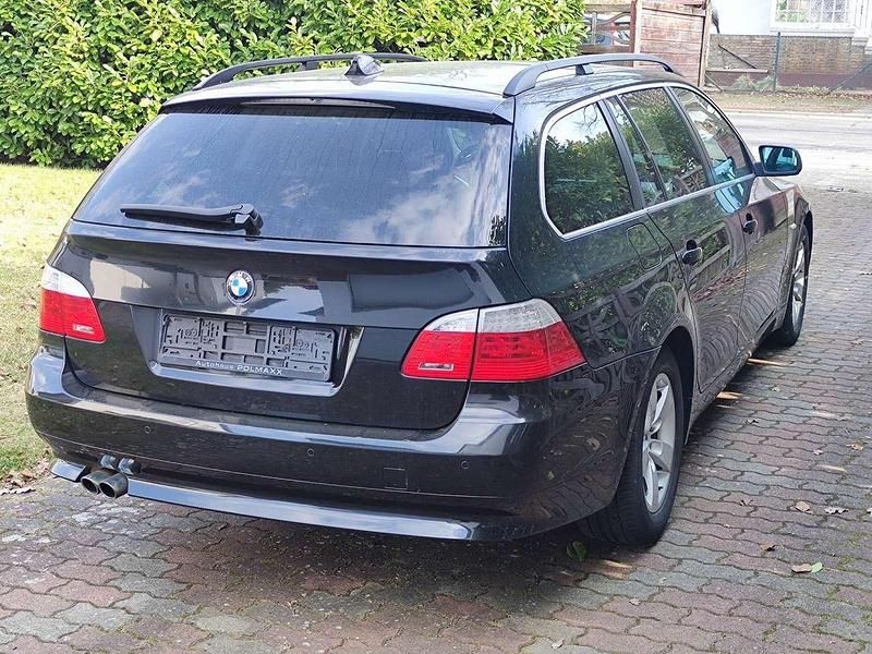 Gebraucht BMW 525 197 PS (144 kW) 2007 Schwarz Kombi