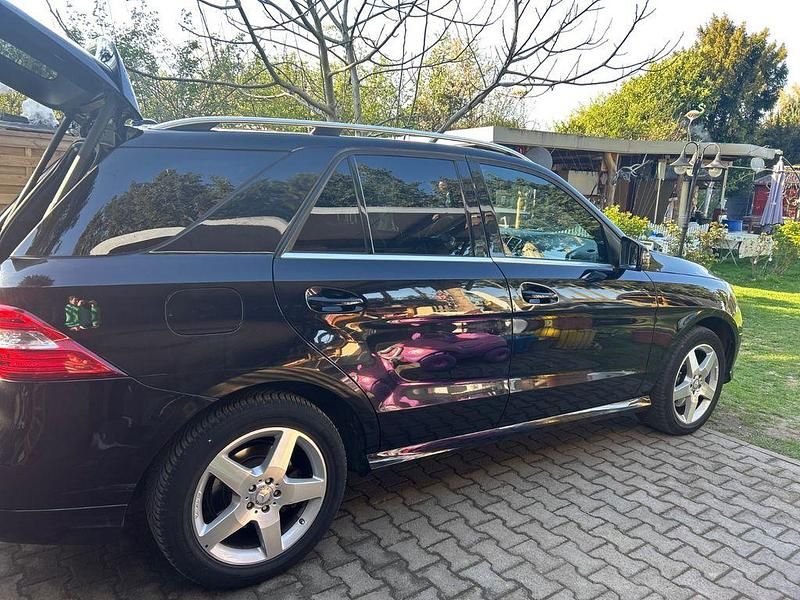Gebraucht Mercedes ML350 258 PS (189 kW) 2014 Schwarz SUV