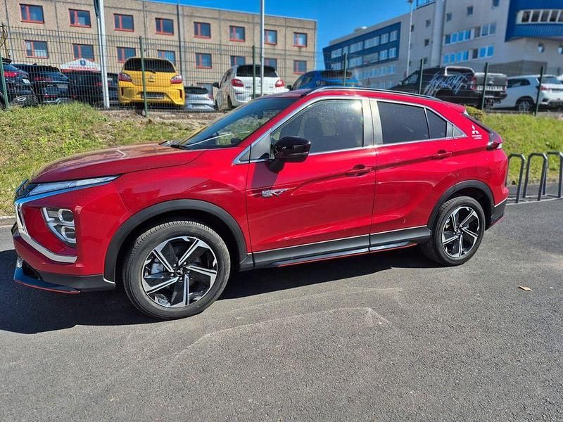 Używany Mitsubishi Eclipse Cross Plus 98 KM (72 kW) 2022 Czerwony SUV