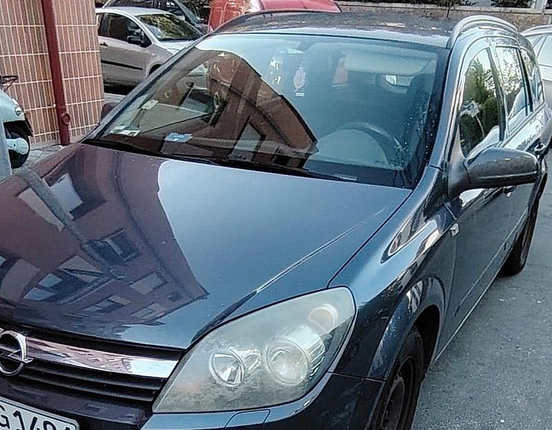 Grün Gebraucht 2006 Opel Astra Edition Kombi | 550 € (Superpreis) - Bild 1/4