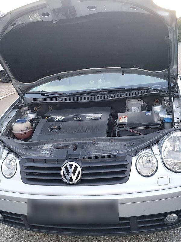 Gebraucht VW Polo 75 PS (55 kW) 2003 Silber Kleinwagen