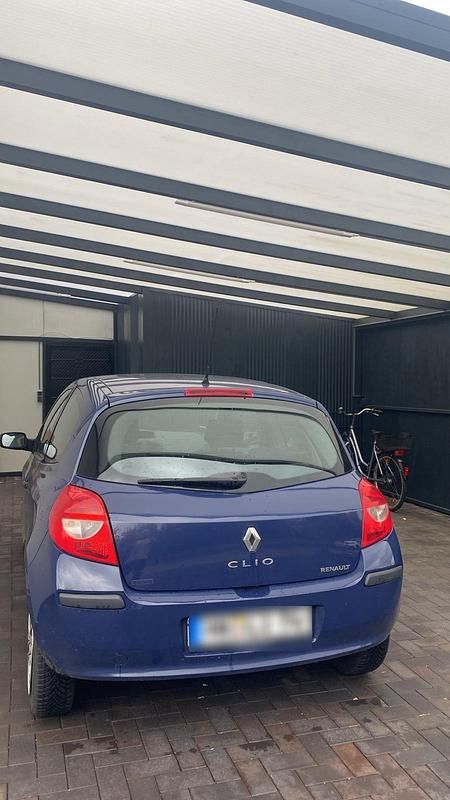 Gebraucht Renault Clio II 75 PS (55 kW) 2007 Blau Kleinwagen