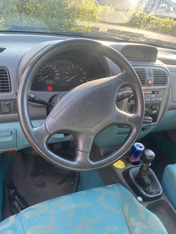 Gebraucht Mitsubishi Space Star 86 PS (63 kW) 2000 Grün Van / Kleinbus