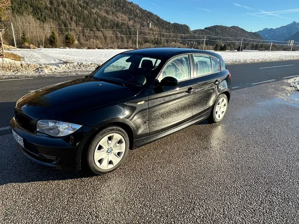 Gebraucht BMW 116 122 PS (89 kW) 2009 Schwarz Kleinwagen