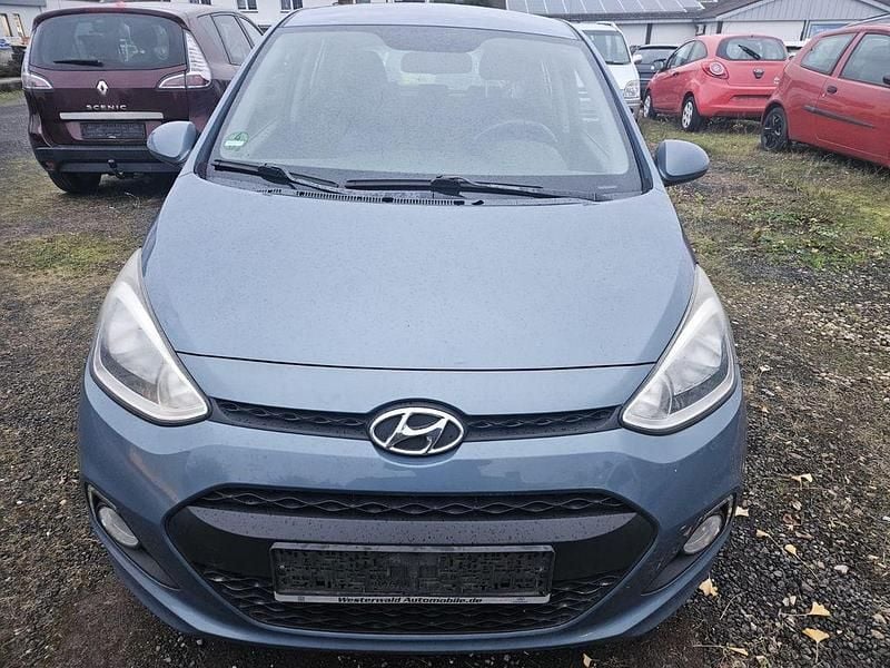 Blau Gebraucht 2015 Hyundai i10 Edition Kleinwagen | 3.450 € (Guter Preis) - Bild 1/4
