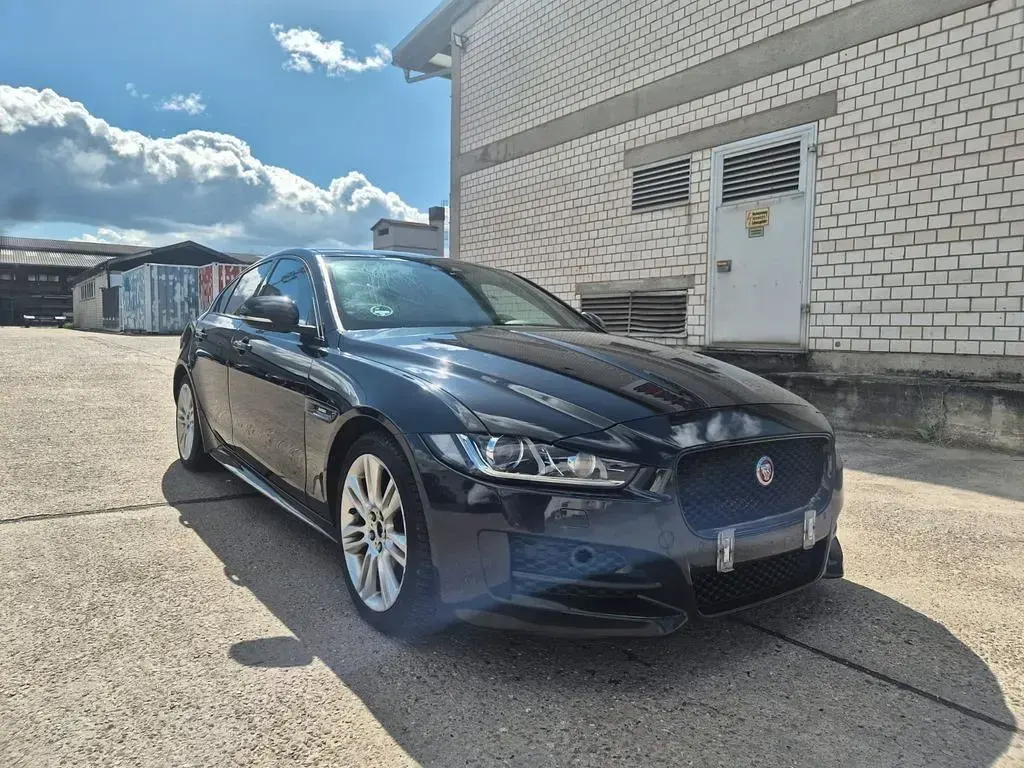 Brugt Jaguar XE Ingenium 179 HK (131 kW) 2018 Sort Sedan