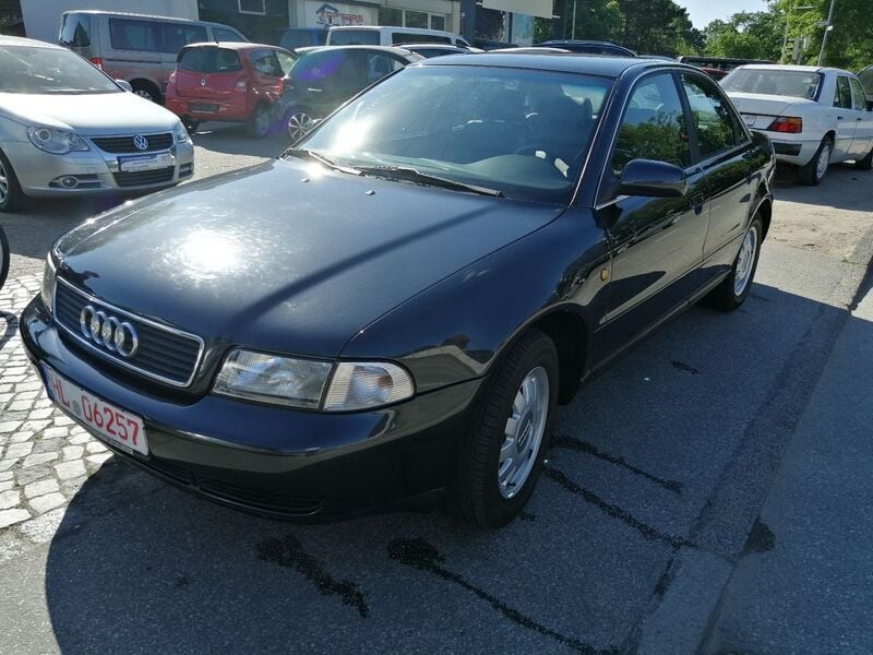 Gebraucht Audi A4 Comfort 165 PS (121 kW) 1997 Grau Limousine