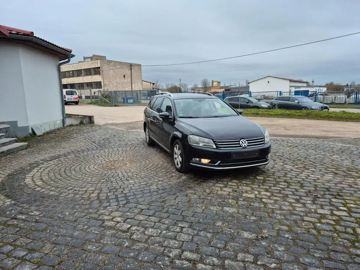 Gebraucht VW Passat Highline 140 PS (102 kW) 2011 Schwarz Kombi