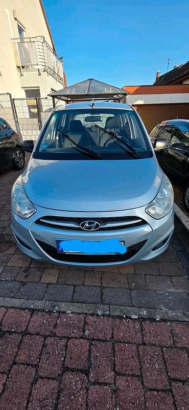 Gebraucht Hyundai i10 Edition 70 PS (51 kW) 2012 Andere farben Kleinwagen