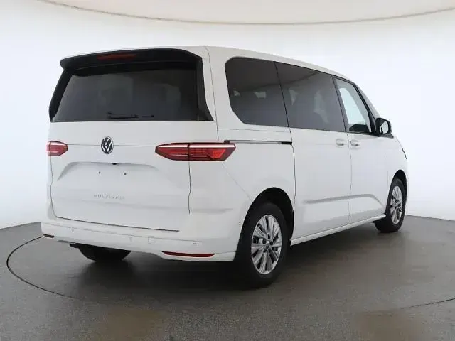 Gebraucht VW Multivan Life 204 PS (150 kW) 2025 Weiß Van / Kleinbus