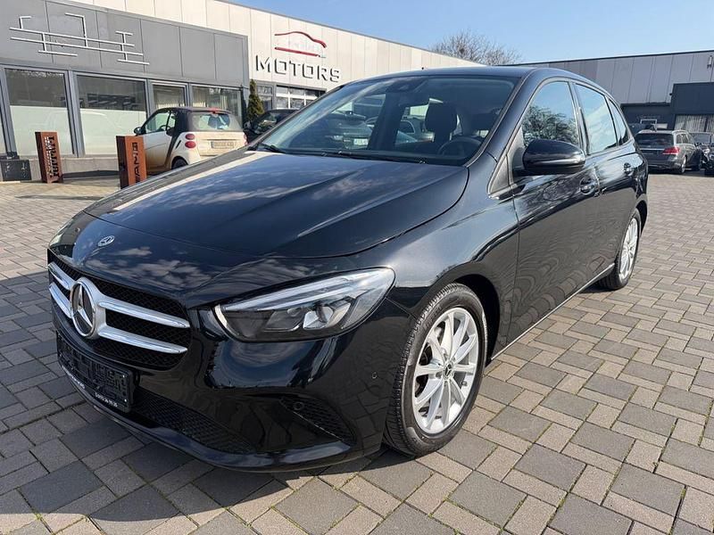 Gebraucht Mercedes B180 136 PS (100 kW) 2019 Schwarz Van / Kleinbus