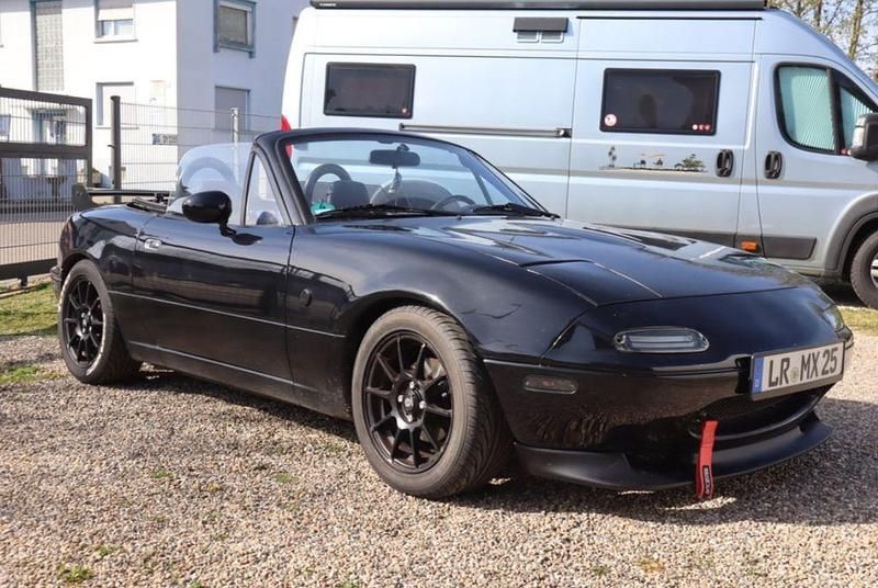 Second-hand Mazda MX5 90 CP (66 kW) 1998 Negru Cabrio
