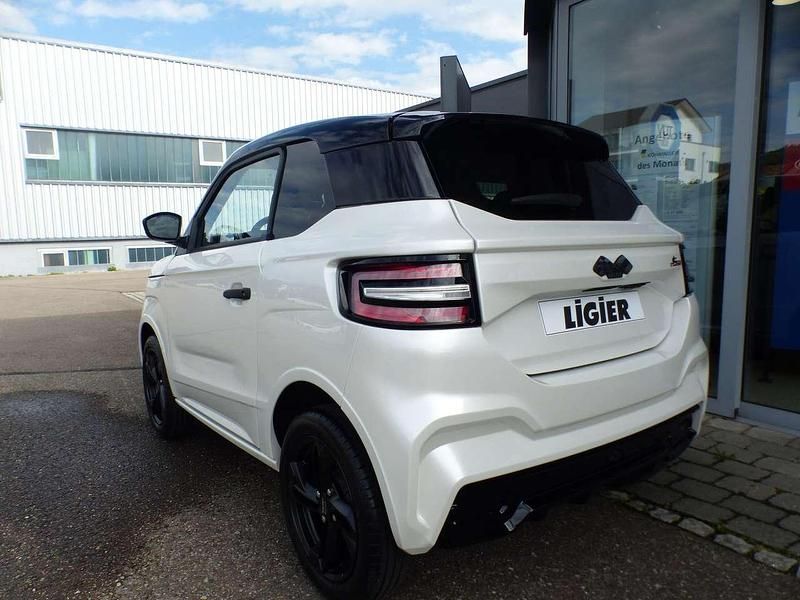 Second-hand Ligier JS50 2025 Alb Hatchback