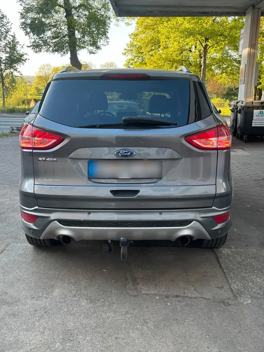 Gebraucht Ford Kuga Individual 163 PS (119 kW) 2014 Grau SUV