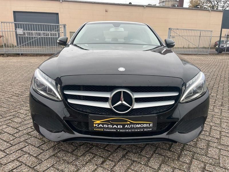 Schwarz Gebraucht 2015 Mercedes C200 Limousine | 10.900 € (Guter Preis) - Bild 1/4