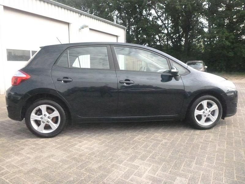 Gebraucht Toyota Auris Basis 99 PS (72 kW) 2012 Limousine