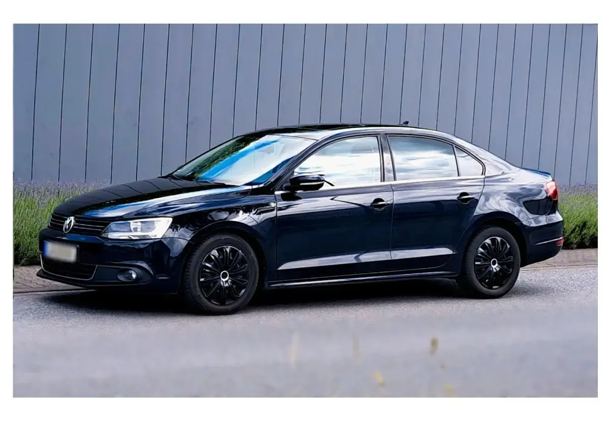 Gebraucht VW Jetta 140 PS (102 kW) 2011 Schwarz Limousine