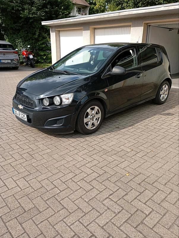 Schwarz Gebraucht 2013 Chevrolet Aveo Kleinwagen | 2.500 € - Bild 1/4