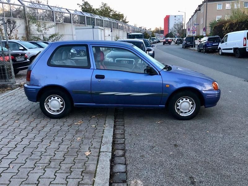 Gebraucht Toyota Starlet 75 PS (55 kW) 1997 Blau Kleinwagen