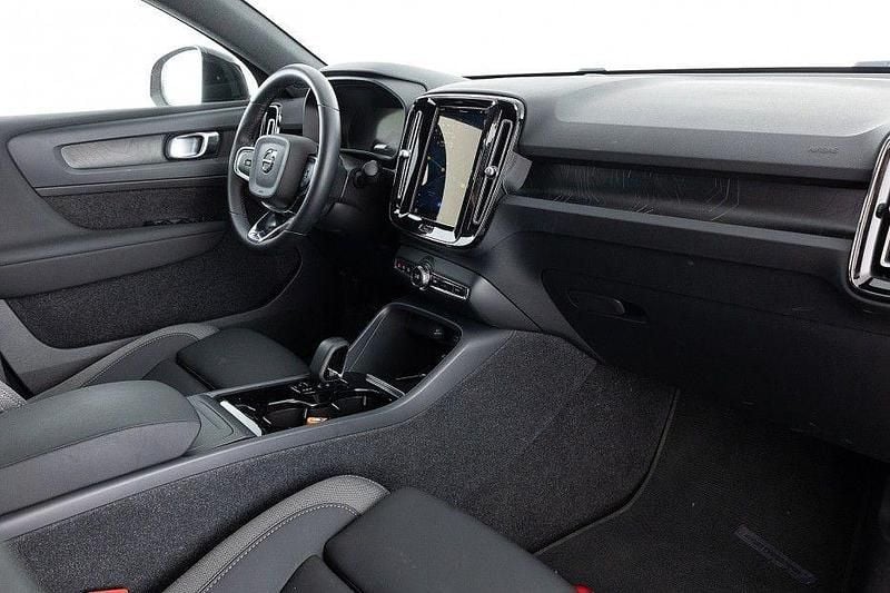 Gebraucht Volvo C40 Plus 169 kW (231 PS) 2023 Rot SUV