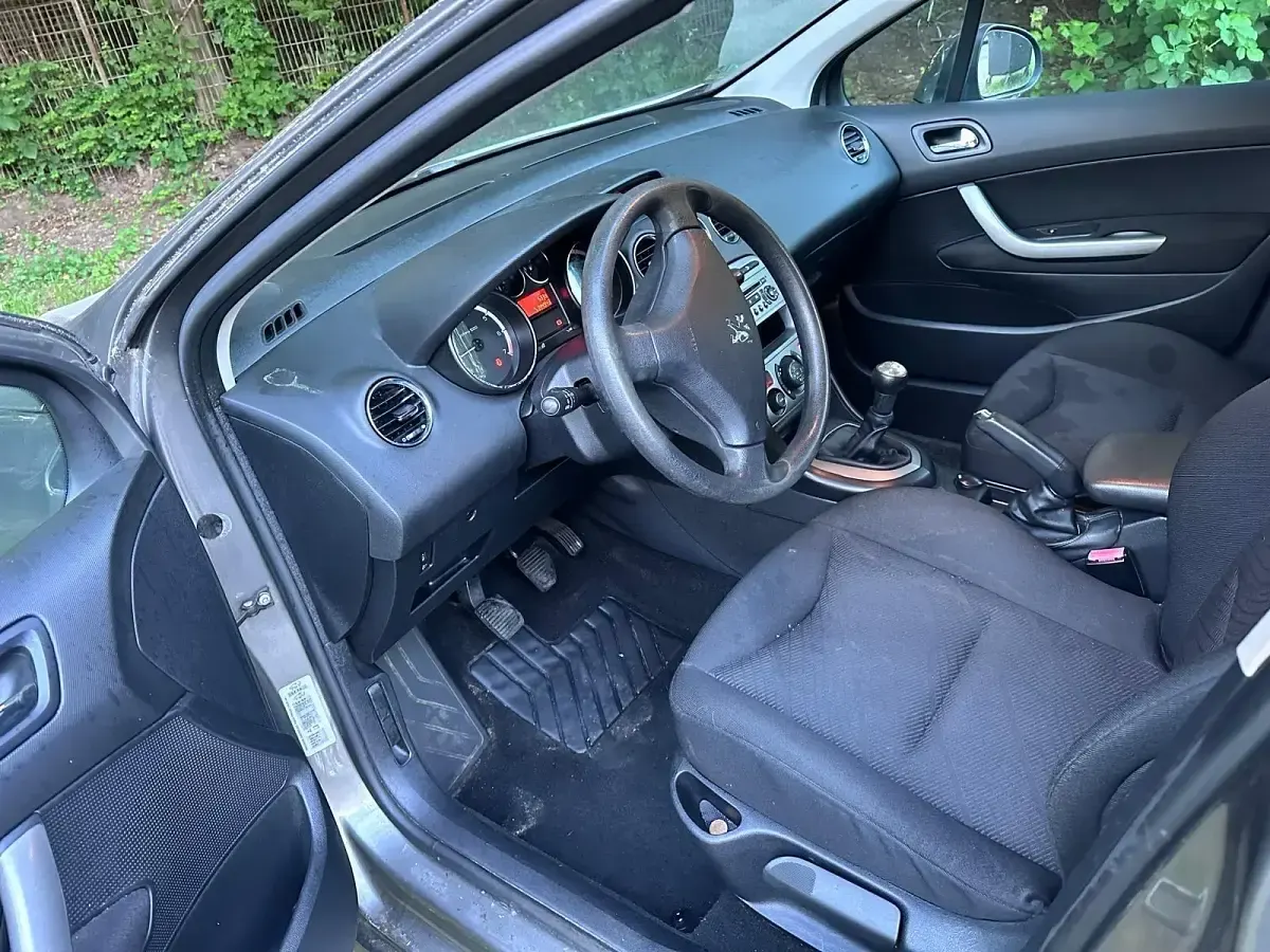 Gebraucht Peugeot 308 120 PS (88 kW) 2009 Grau Kombi