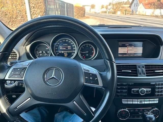Gebraucht Mercedes C180 120 PS (88 kW) 2012 Schwarz Kombi