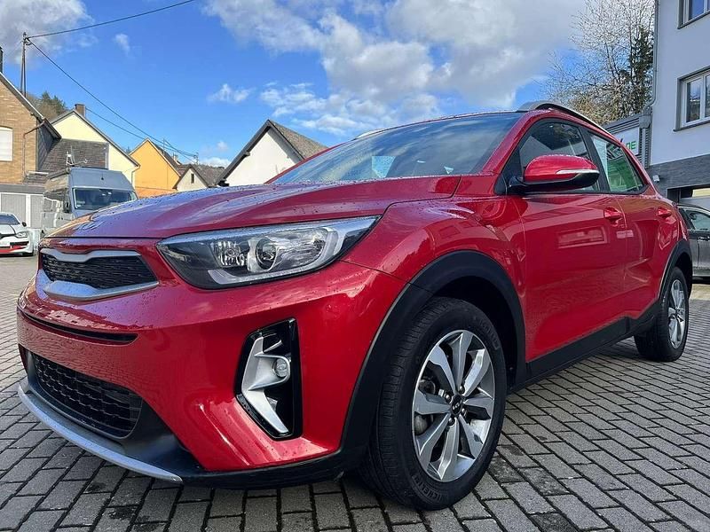 Gebraucht Kia Stonic Edition 7 101 PS (74 kW) 2023 (beg) signal red m SUV