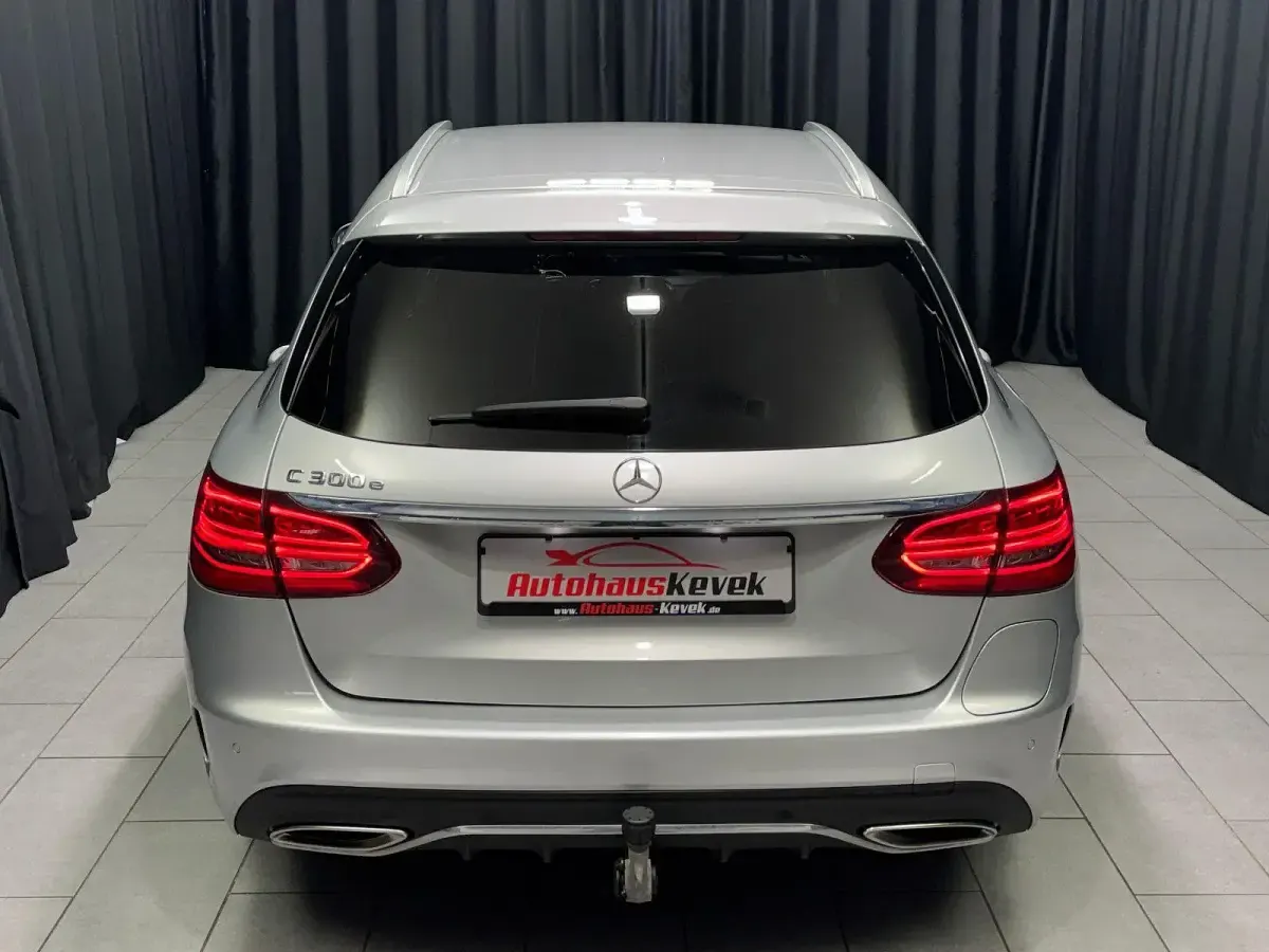 Gebraucht Mercedes C300e 211 PS (155 kW) 2020 Silber Kombi