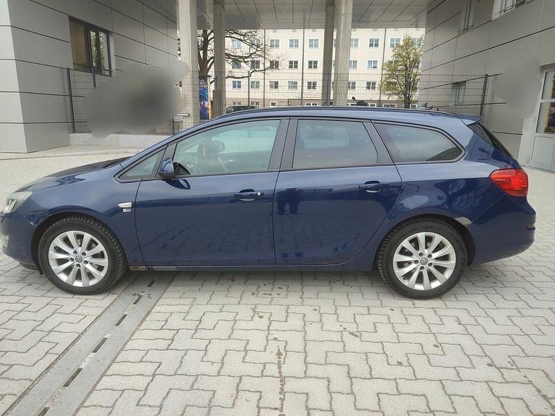 Gebraucht Opel Astra S 165 PS (121 kW) 2012 Blau Kombi