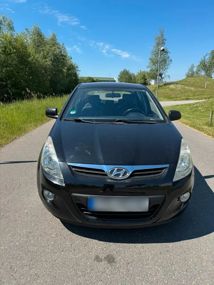Gebraucht Hyundai i20 101 PS (74 kW) 2010 Schwarz Kleinwagen