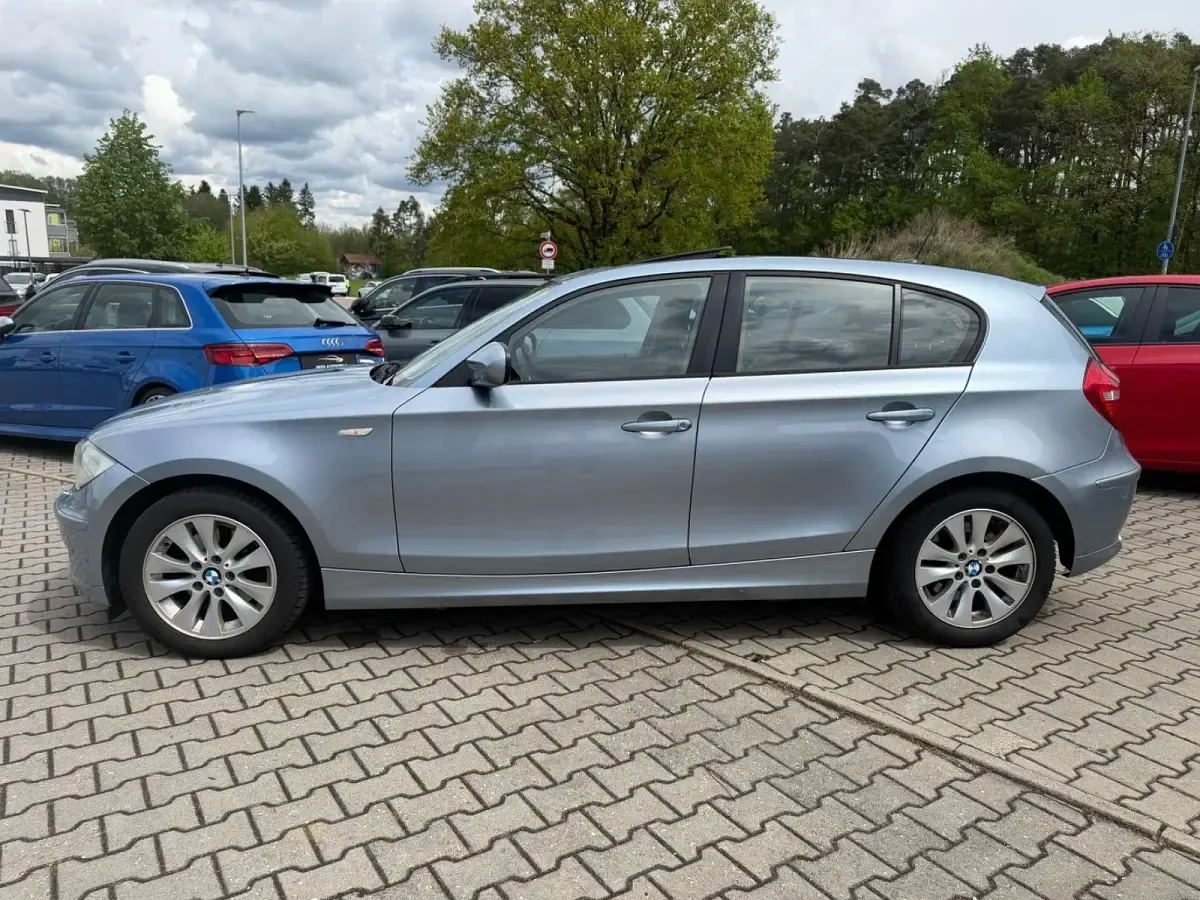 Gebraucht BMW 120 Sport Line 177 PS (130 kW) 2010 Blau Kleinwagen