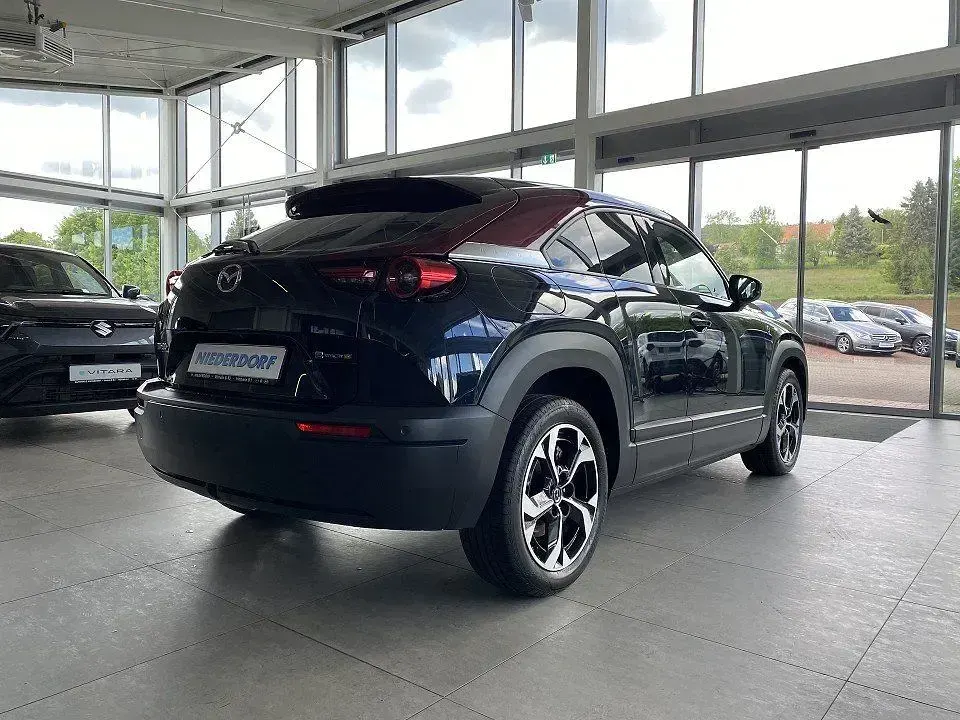 Gebraucht Mazda MX30 Edition 170 PS (125 kW) 2023 Maroon rouge: 2tone (metallic) SUV