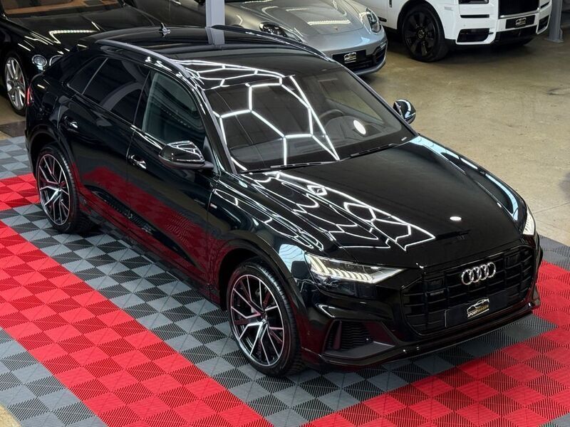 Mythosschwarz metallic Gebraucht 2022 Audi Q8 S-Line SUV | 68.895 € (Fairer Preis) - Bild 1/4