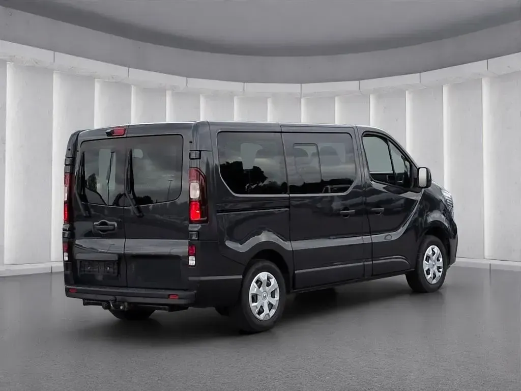 Gebraucht Renault Trafic Life 170 PS (125 kW) 2022 Grau Van / Kleinbus