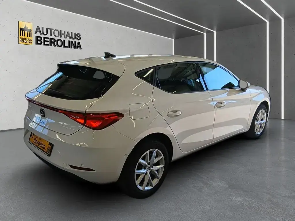 Gebraucht Seat Leon Style 110 PS (80 kW) 2022 Weiß Limousine