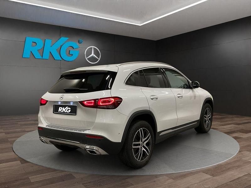 Gebraucht Mercedes GLA200 Progressive 163 PS (119 kW) 2023 Weiß SUV