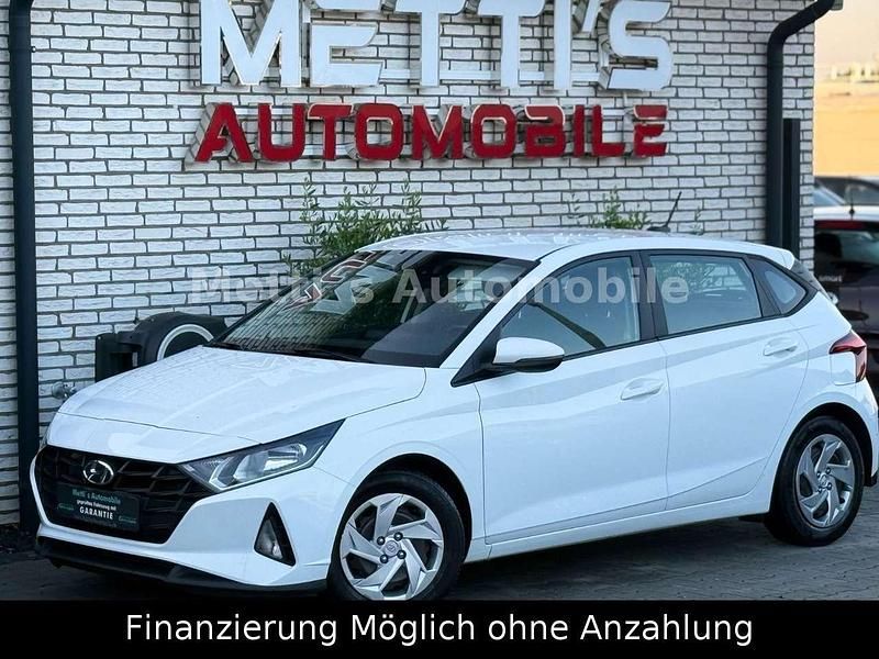 Weiß Gebraucht 2022 Hyundai i20 Pure Kleinwagen | 11.990 € (Guter Preis) - Bild 1/4