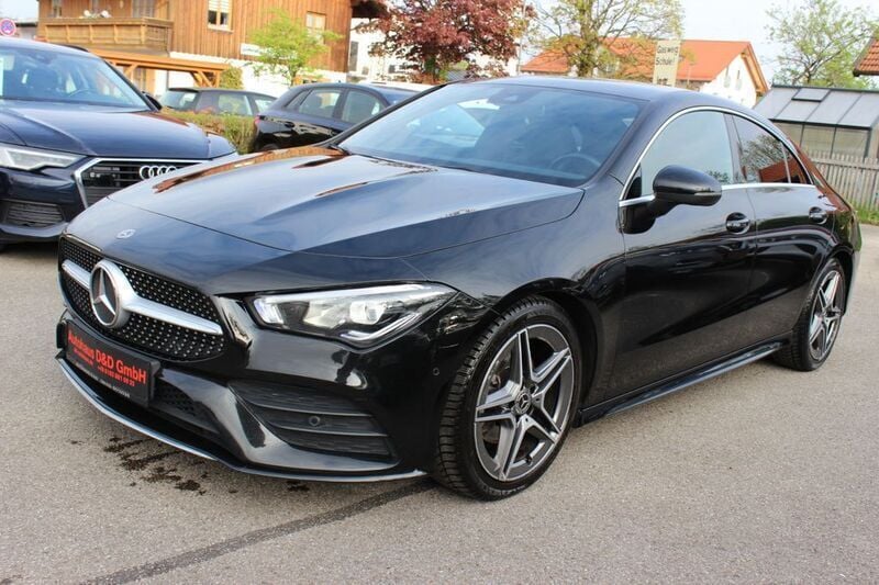 Schwarz Gebraucht 2020 Mercedes CLA180 AMG line Limousine | 27.900 € (Teuer) - Bild 1/4