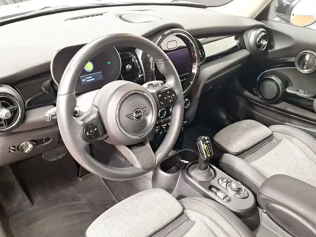 Gebraucht Mini Cooper SE 135 kW (184 PS) 2022 Weiß Kleinwagen