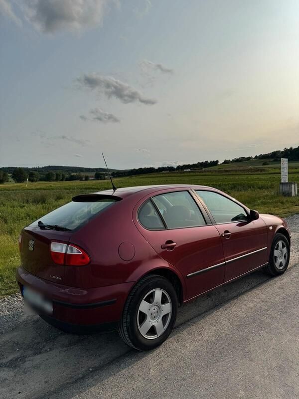 Rot Gebraucht 2000 Seat Leon Limousine | 1.450 € (Fairer Preis) - Bild 1/4