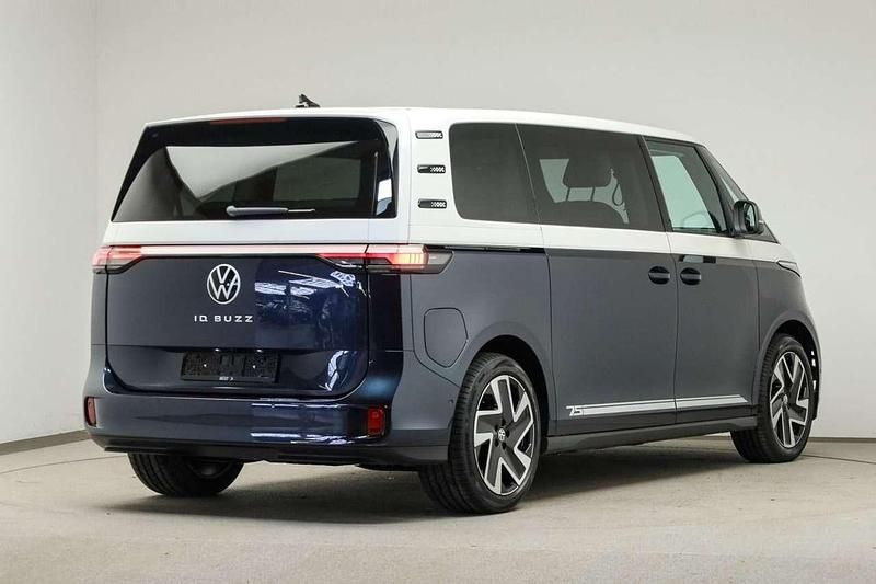 Neu VW ID. Buzz Pro 210 kW (286 PS) 2026 Candyweiß/ starlight blue met Van / Kleinbus