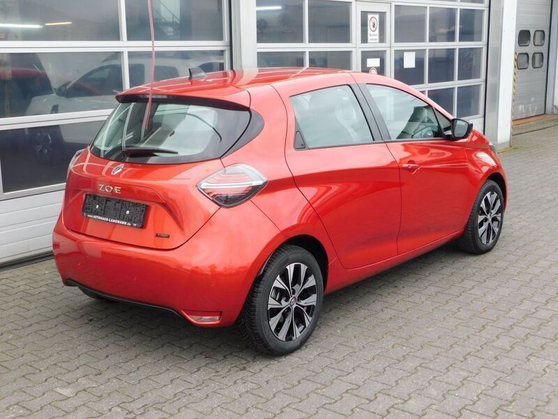 Second-hand Renault Zoe Evolution 50 kW (69 CP) 2023 Roșu Hatchback