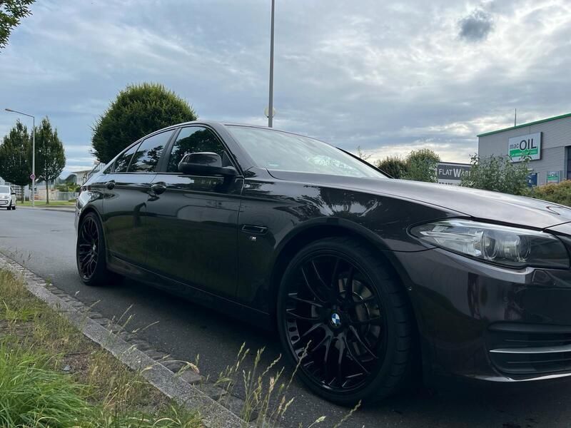 Braun Gebraucht 2014 BMW 520 Limousine | 18.000 € (Etwas zu teuer) - Bild 1/4