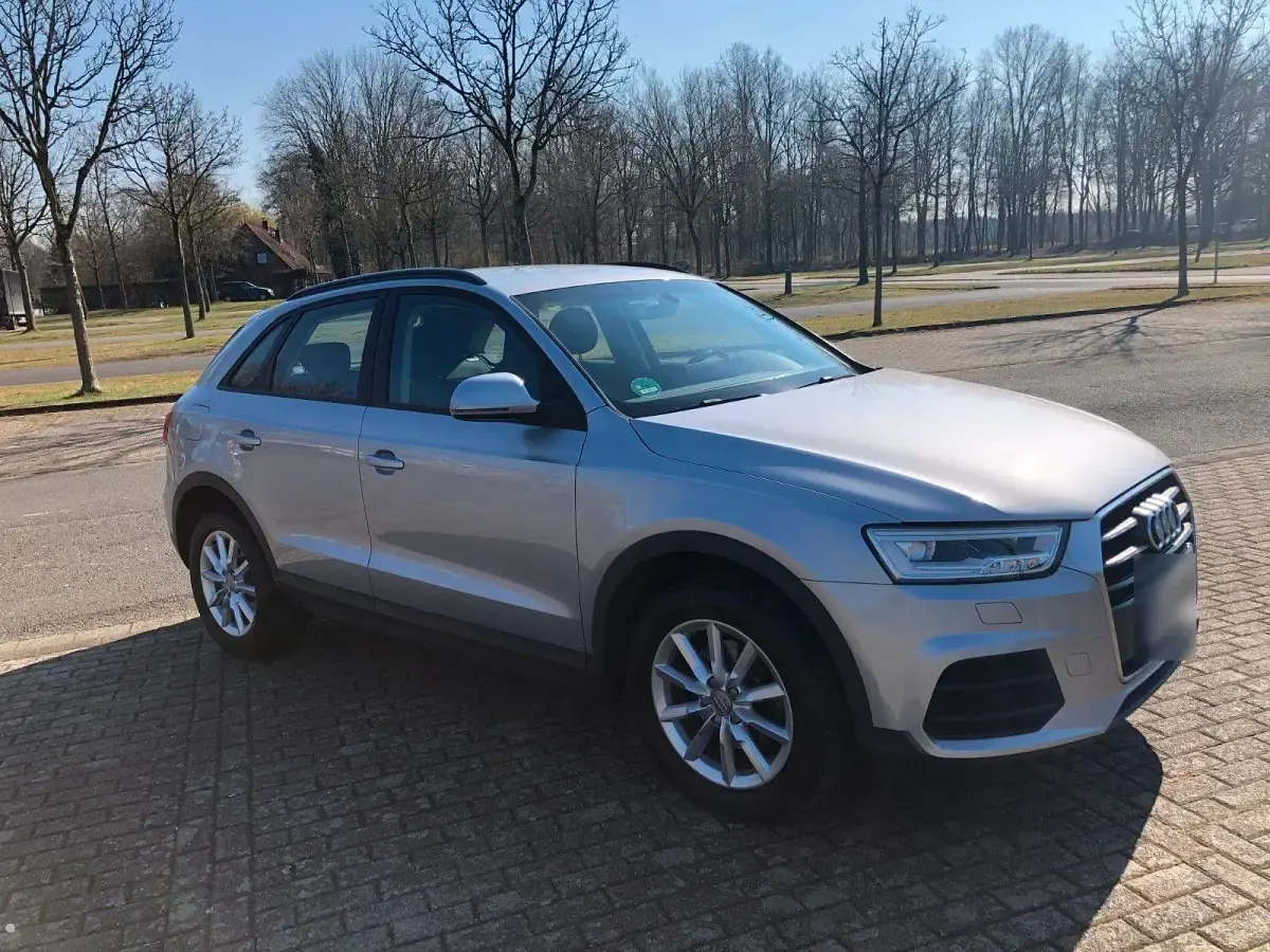 Gebraucht Audi Q3 Design 150 PS (110 kW) 2015 Silber SUV