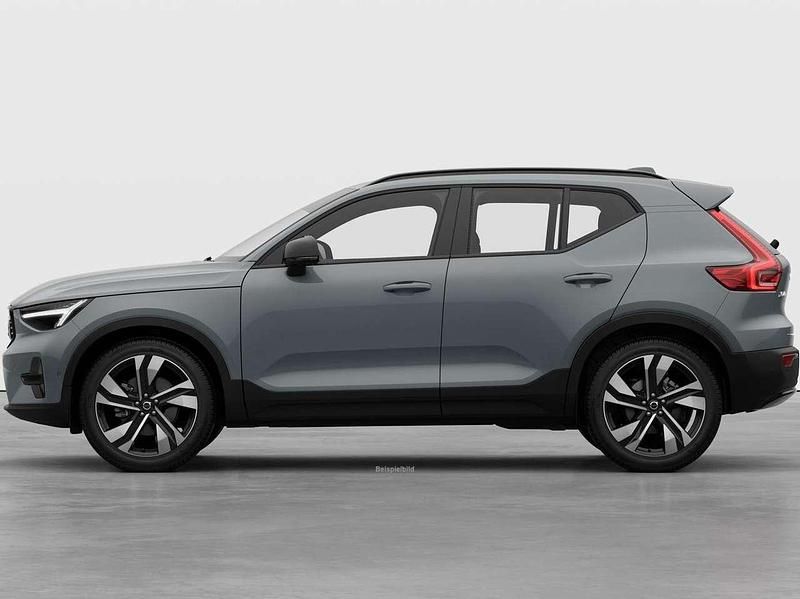 Neu Volvo XC40 Plus 197 PS (144 kW) 2025 Andere farbe ggf. mit aufpreis SUV
