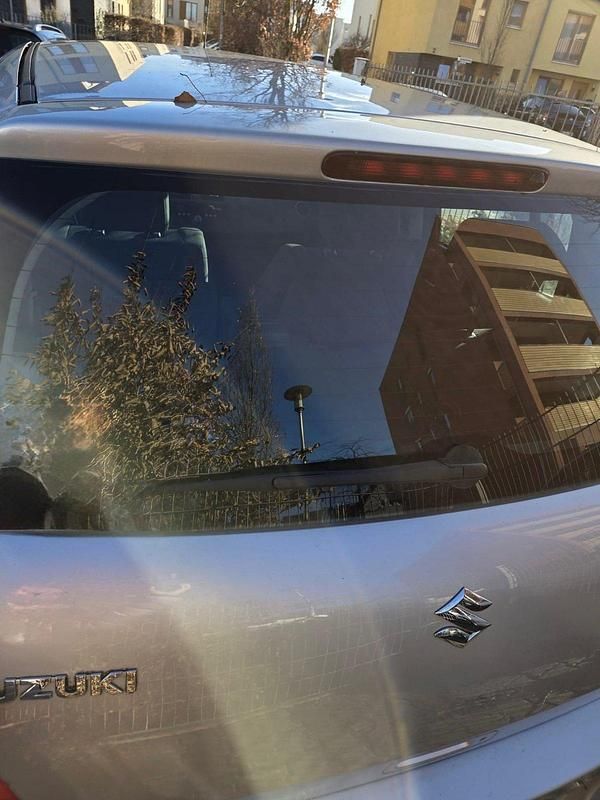 Gebraucht Suzuki Swift 68 PS (50 kW) 2009 Silber Kleinwagen