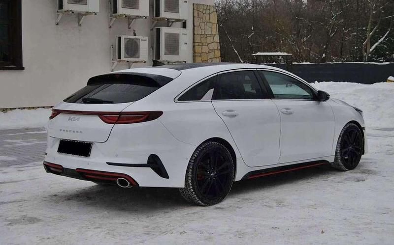 Używany Kia ProCeed GT-Line 159 KM (116 kW) 2022 Biały Kombi