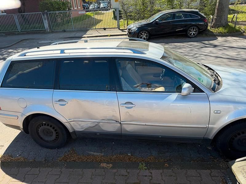 Gebraucht VW Passat 130 PS (95 kW) 2003 Silber Kombi