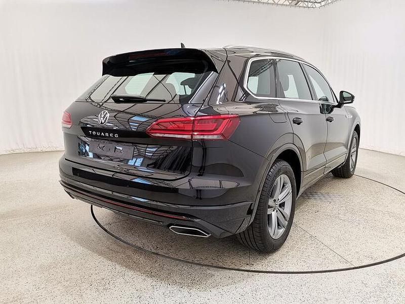 Gebraucht VW Touareg R-line 286 PS (210 kW) 2021 Deep black perleffekt SUV