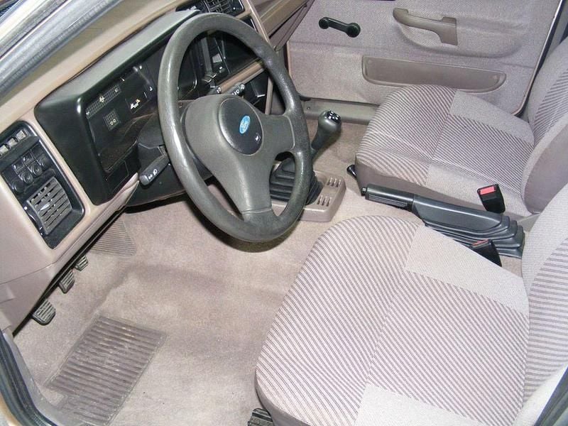 Gebraucht Ford Sierra 75 PS (55 kW) 1987 Gold Limousine